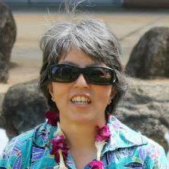 Meet your Posher, Sandy - Picture 1 of 1